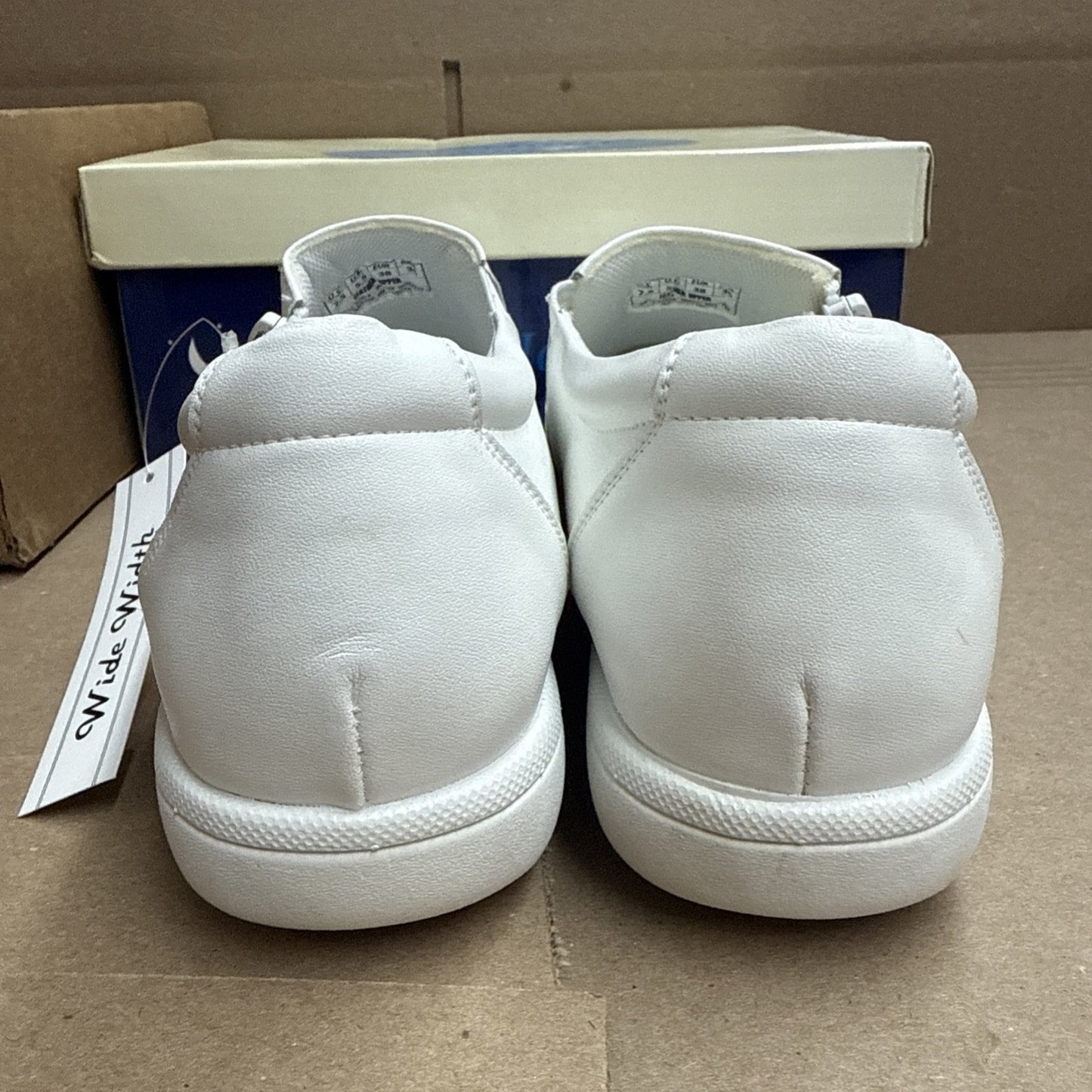 24 HOUR COMFORT Ester Women's 7.5 Wide Width Slip-On Leather Loafers Nurse