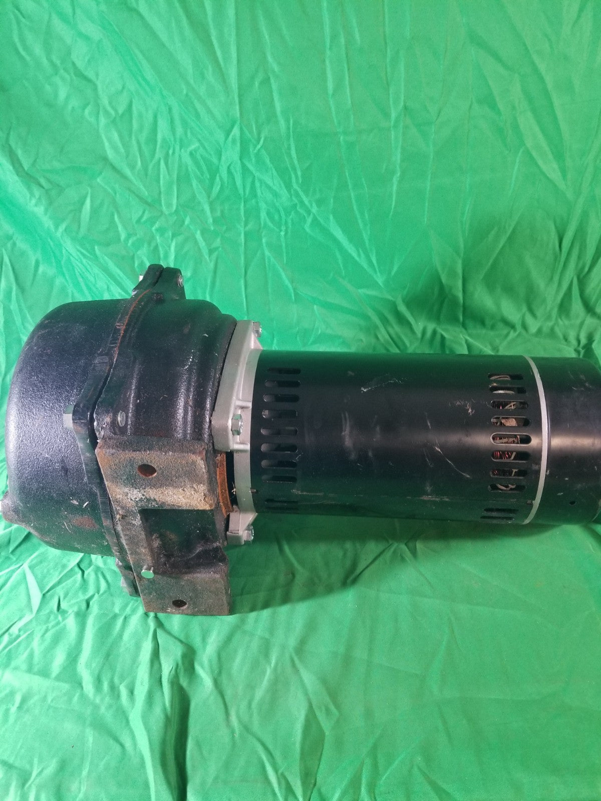 Wayne 1-1/2 HP Cast Iron Quick-Prime Lawn-Sprinkler Pump.