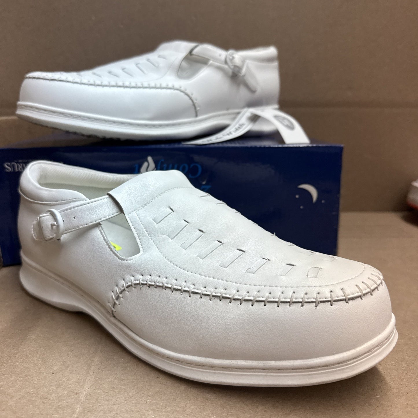 24 HOUR COMFORT Chloe Women's 10.5 WideWidth Moccasin Design Leather Shoes Nurse