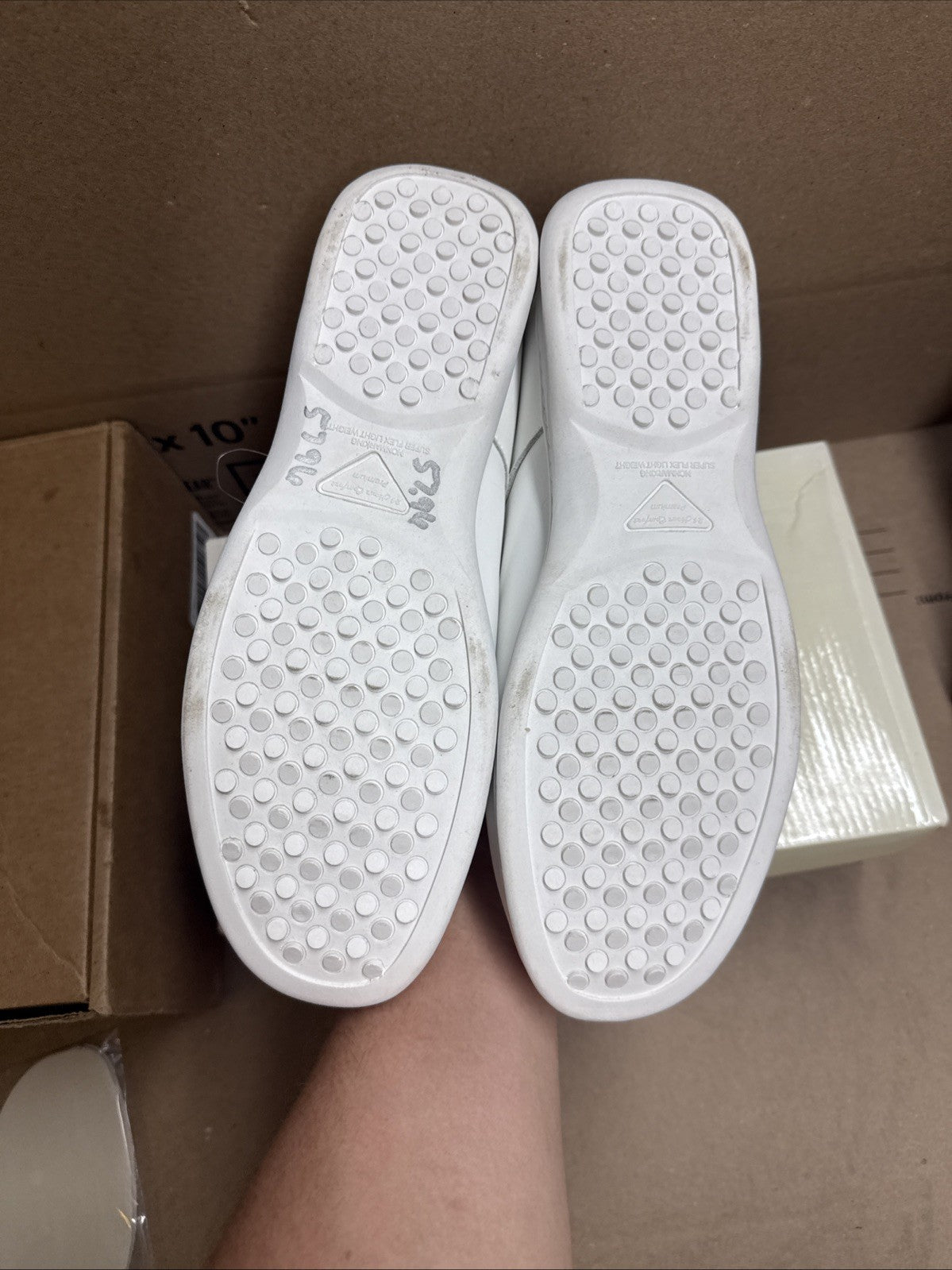 24 HOUR COMFORT Willa Women's Wide Width Leather Shoes size 10.5 nurse