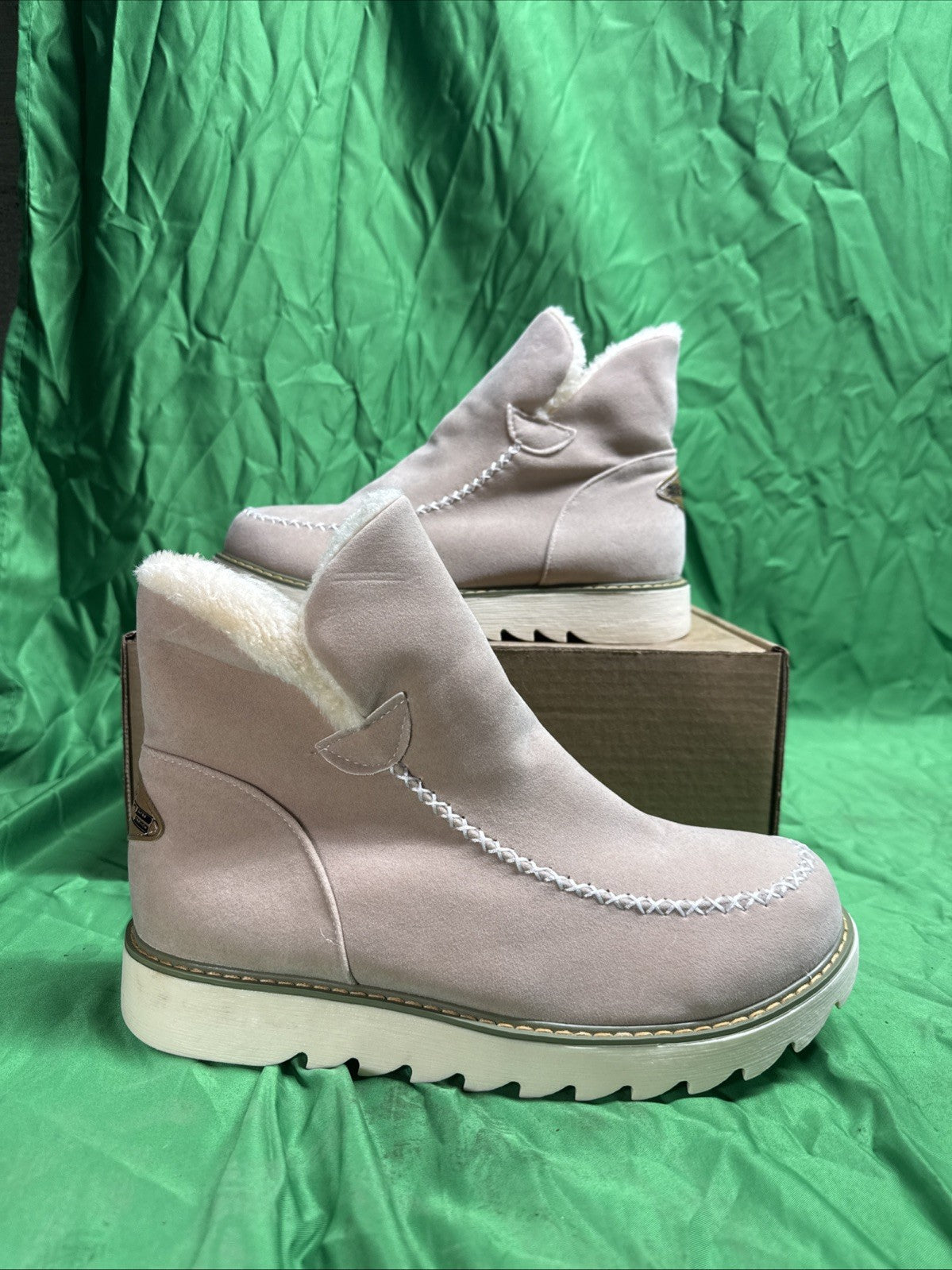 Women's Classic Non-Slip Ankle Snow Boots Warm Fur Lining Boots Fashion. Size 10