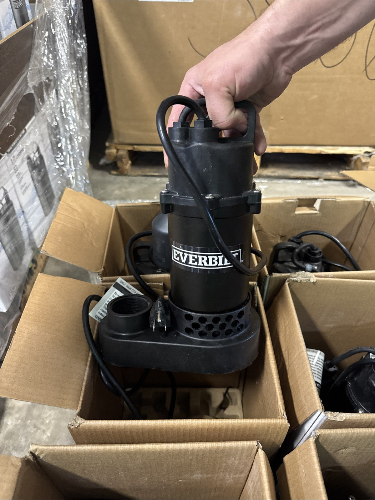 Everbilt 1/2 HP Corrosion Resistant Aluminum Sump Pump w/ Teather Float Switch.