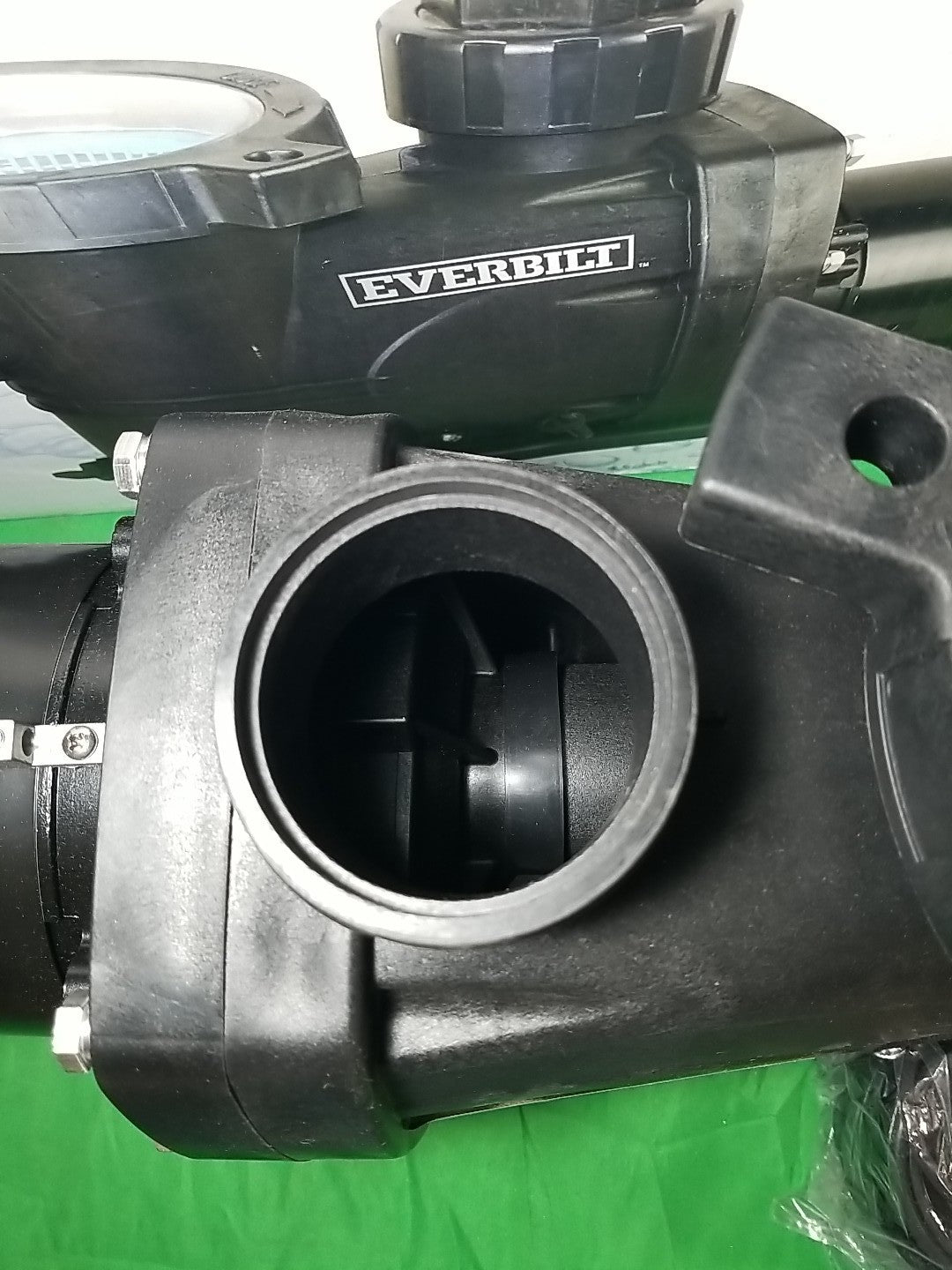 Everbilt Pool Pump Fan-Cooled Motor 1.5 HP 230V Has Unions.