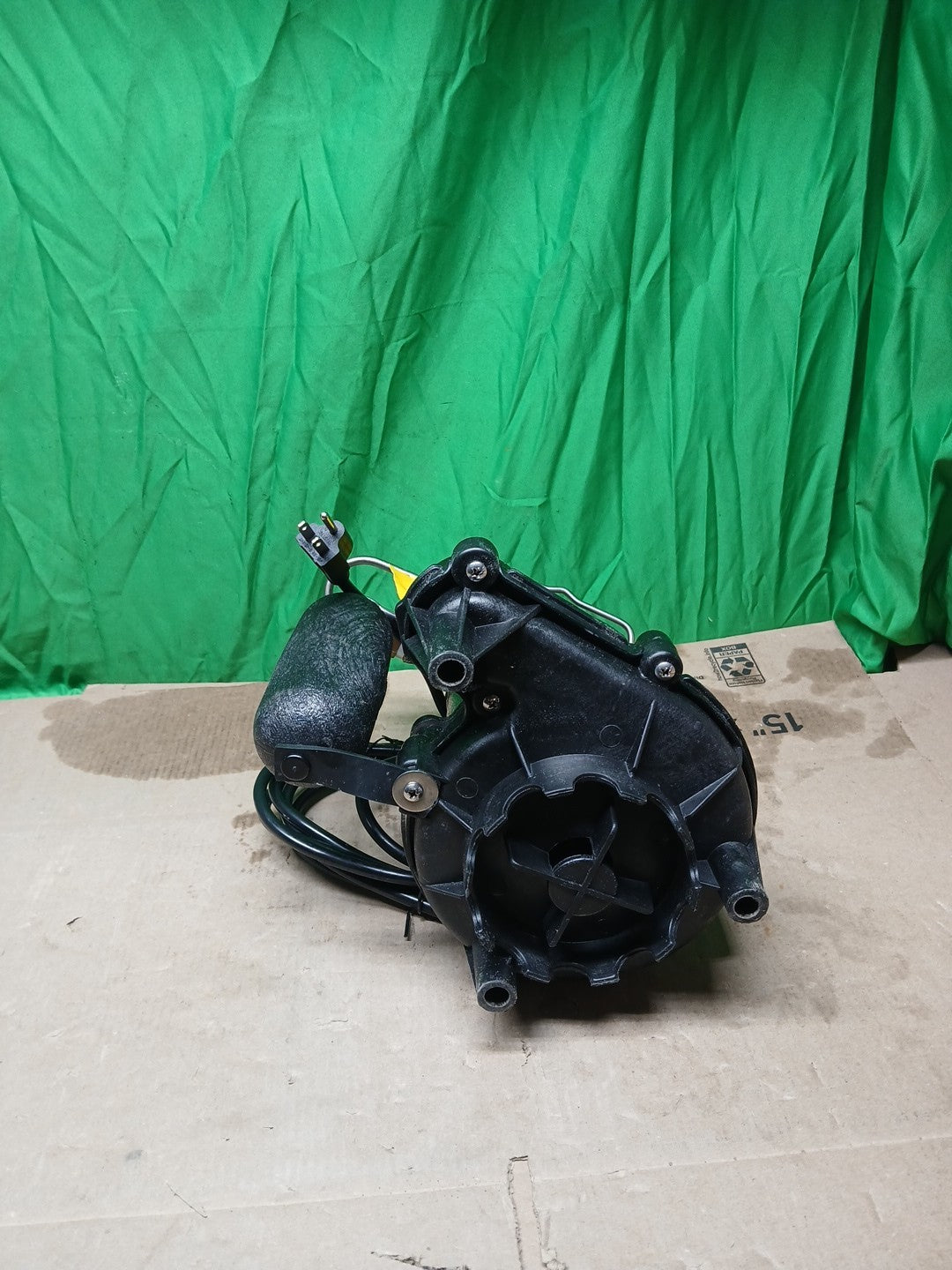 Everbilt 1/3 HP Cast Iron Submersible Sump Pump NEW open Box--