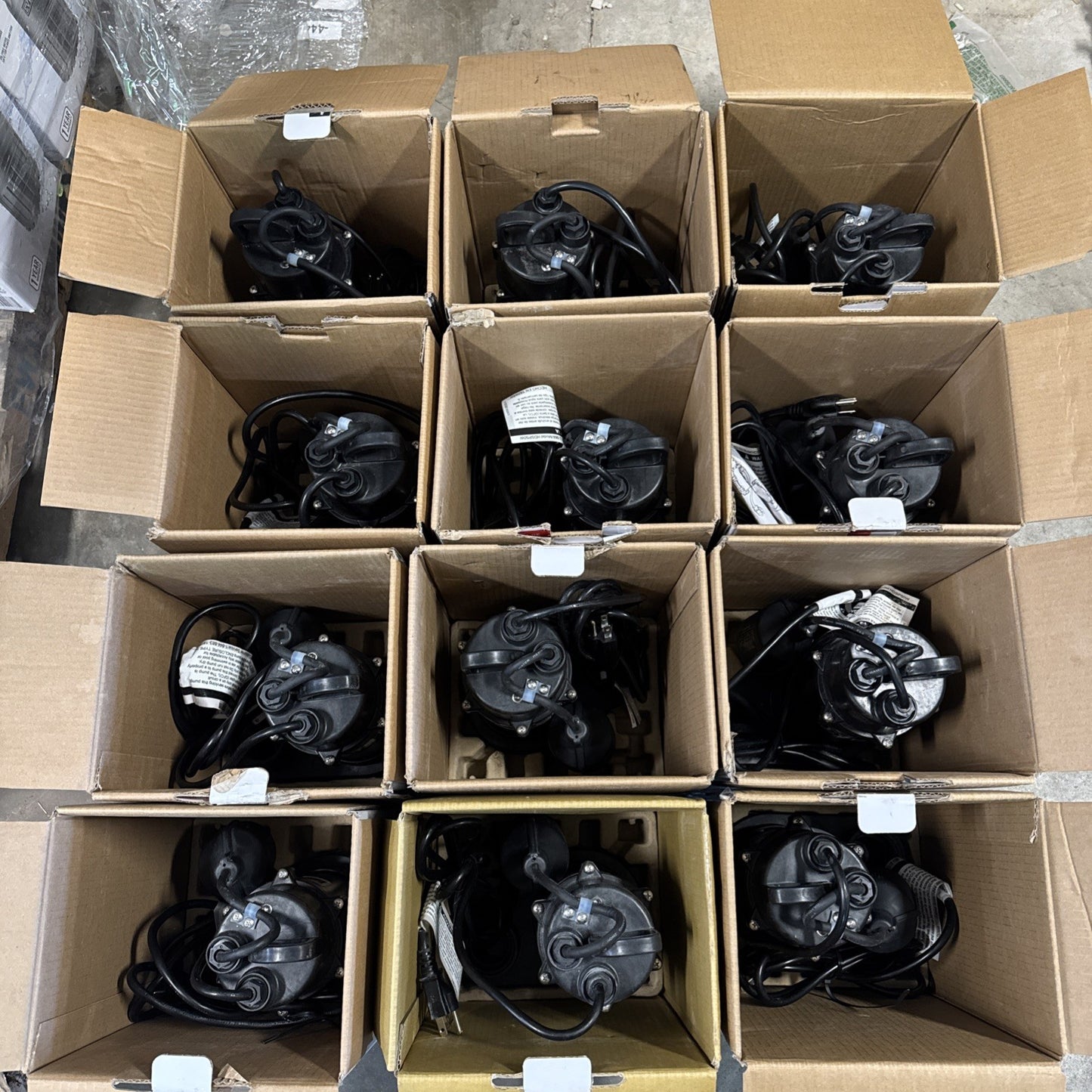 Everbilt 1/2 HP Corrosion Resistant Aluminum Sump Pump w/ Teather Float Switch.