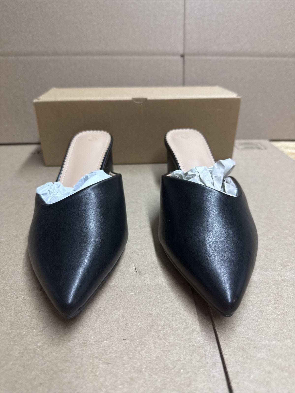 Women’s 8 pointed toe V cut mules chunky black heels slip on clogs office slide