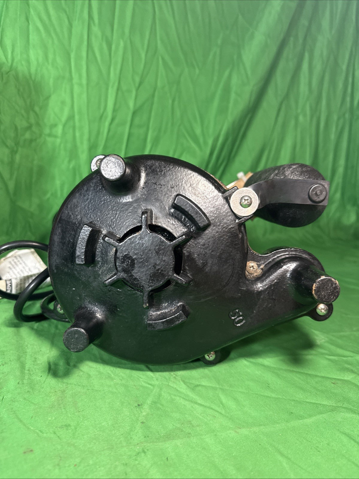 Everbilt 1/2 HP Cast Iron Sump Pump Model # HDS50 OPEN BOX.