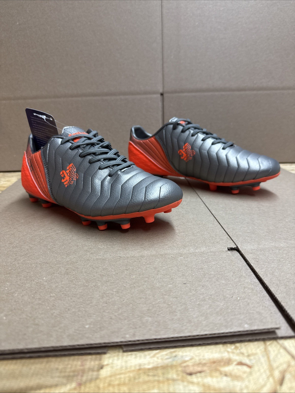 SAEKEKE Big Kids Unisex 5 Soccer Rugby Futbol Shoes Cleats Orange Silver NEW