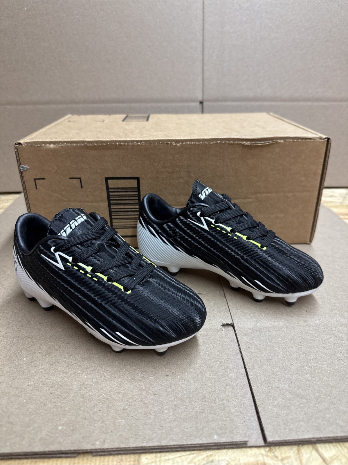 VIZARI unisex youth FG Soccer cleats Futbol Shoes Black White Size 9