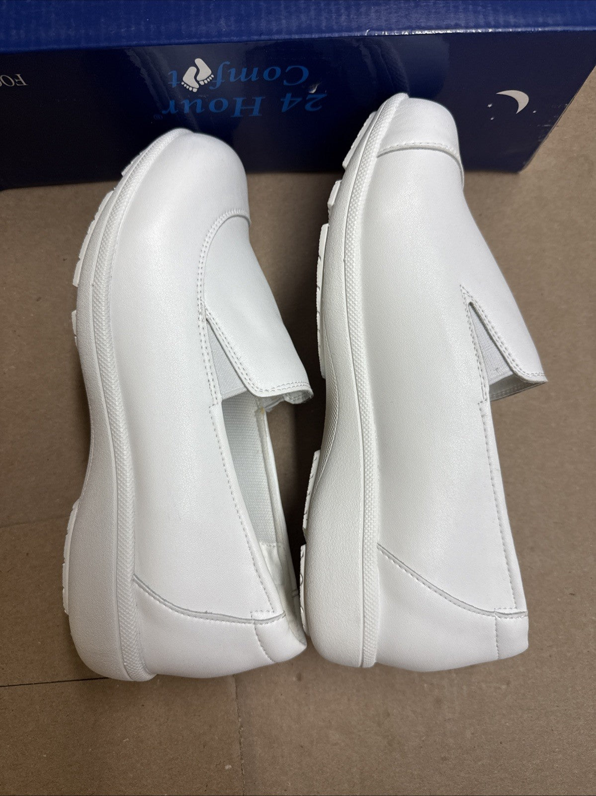 24 HOUR COMFORT Lila Women's 7 Wide Width Leather Slip-On Loafers Nurse