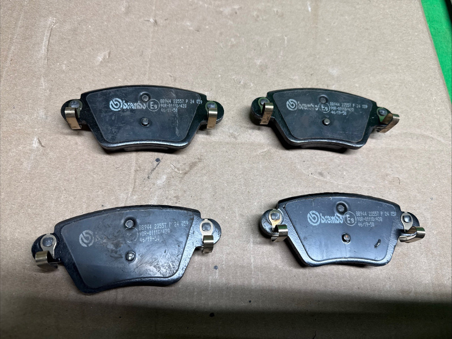 Brembo Front Low Metallic Brake Pads Fits 2002-2005 Jaguar X-Type 4 Pc P24059