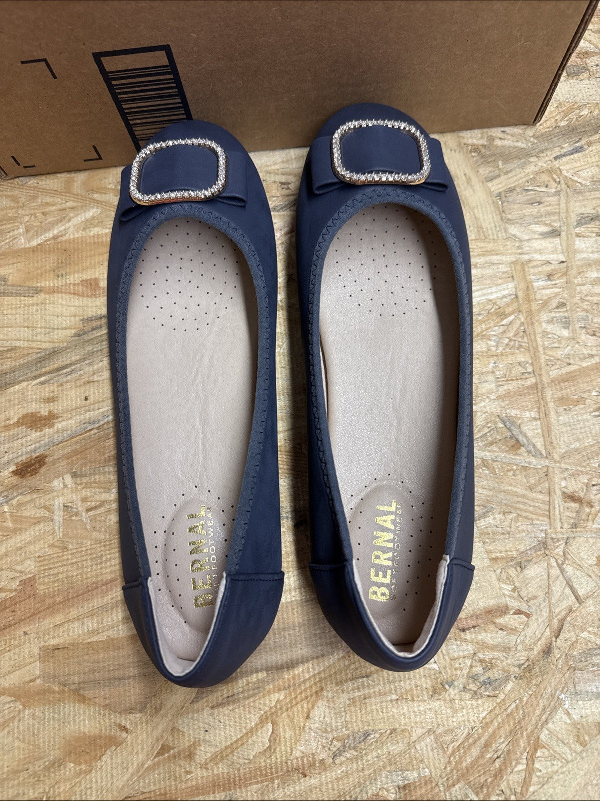 Bernal Women’s navy blue flat shoes w/ Crystal Ornament Comfort Sole Size 11
