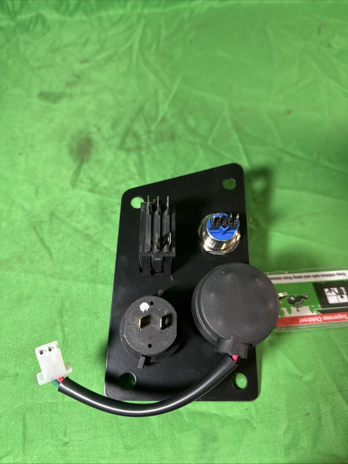 RYOBI Z30Li 80V HP 30" Key Switch, PTO, USB, Clear Bagger Chute. key included.