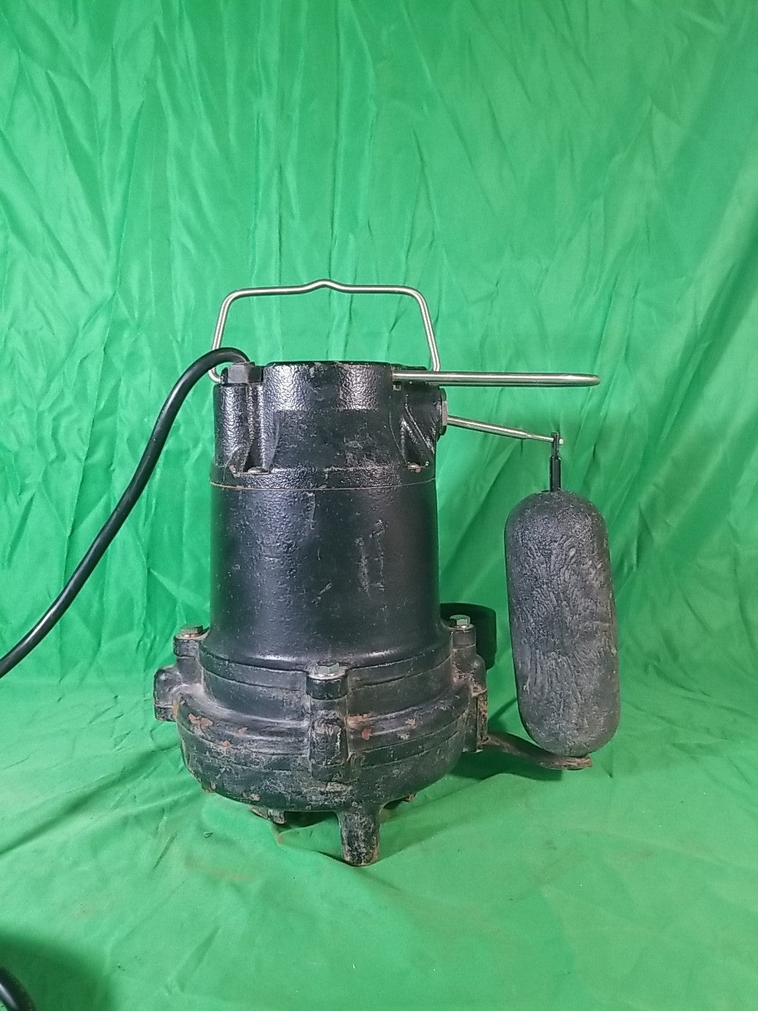 Everbilt 1/2 HP Cast Iron Sump Pump Model # HDS50 USED TESTED