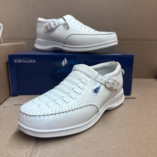 24 HOUR COMFORT Chloe Women's 6 Wide Width Moccasin Design Leather Shoes Nurse