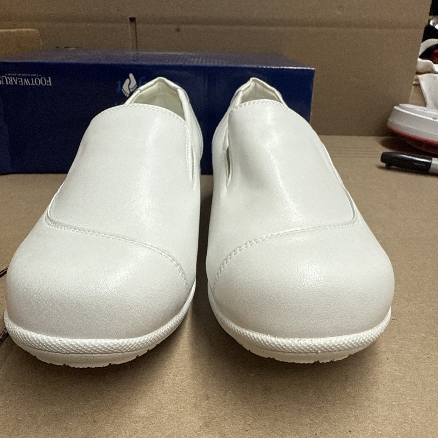 24 HOUR COMFORT Lila Women's 8.5 Wide Width Leather Slip-On Loafers Nurse