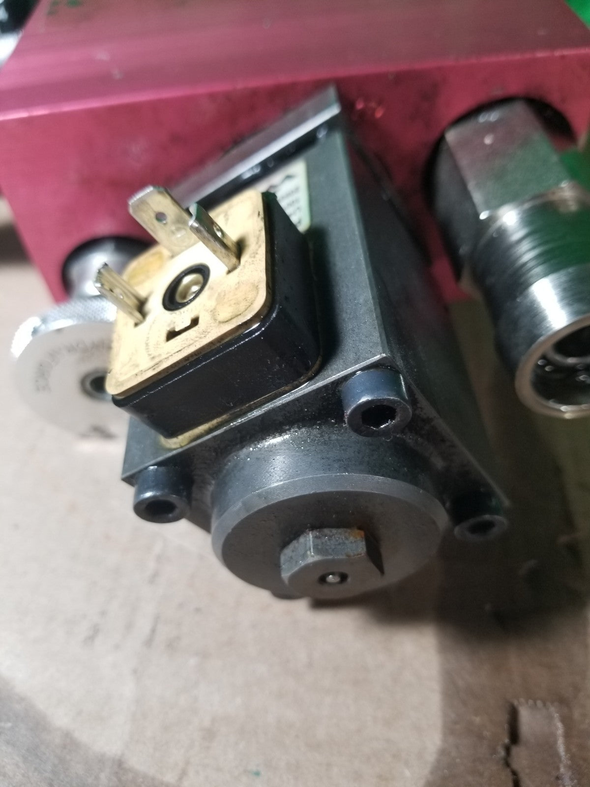 Raymond Lift Lower Valve Manifold 520-872/100 EASI-OPC30TT