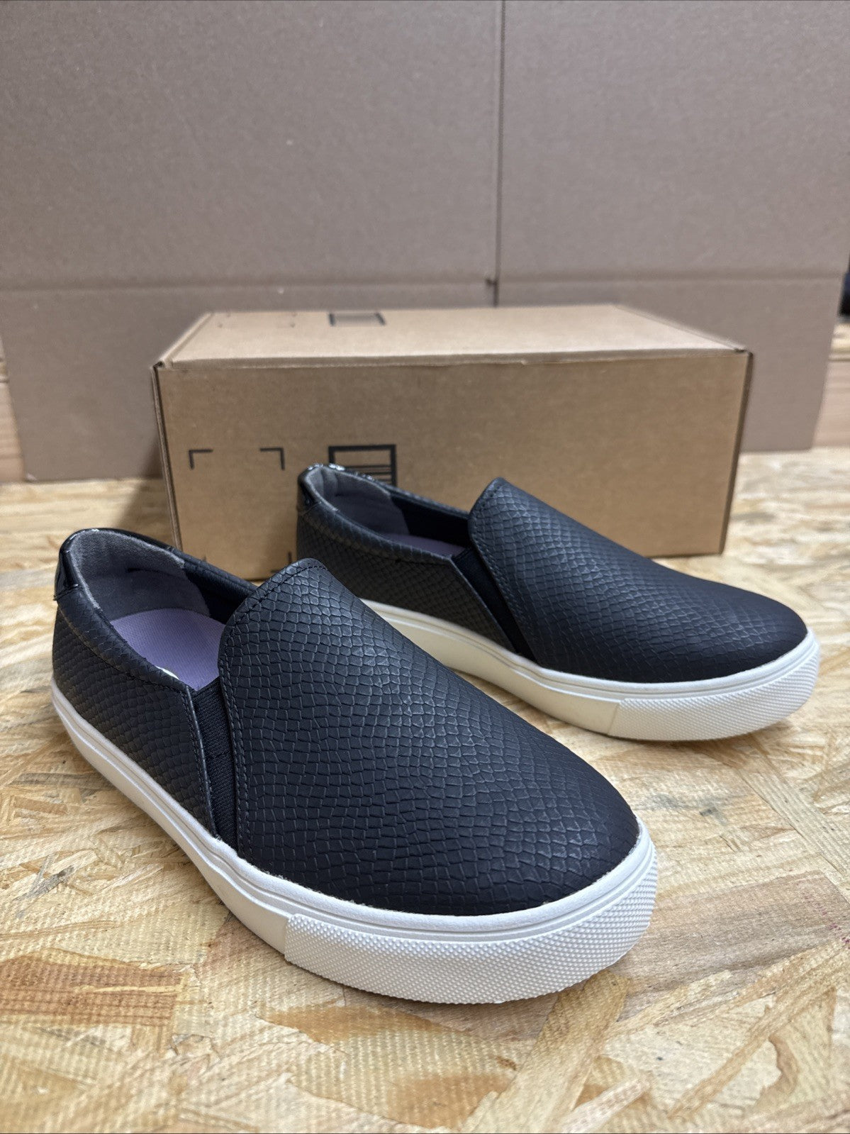 Dr. Scholls Slip On Sneakers Womens Size 7.5 W Shoes Nova Black Low Top Leather