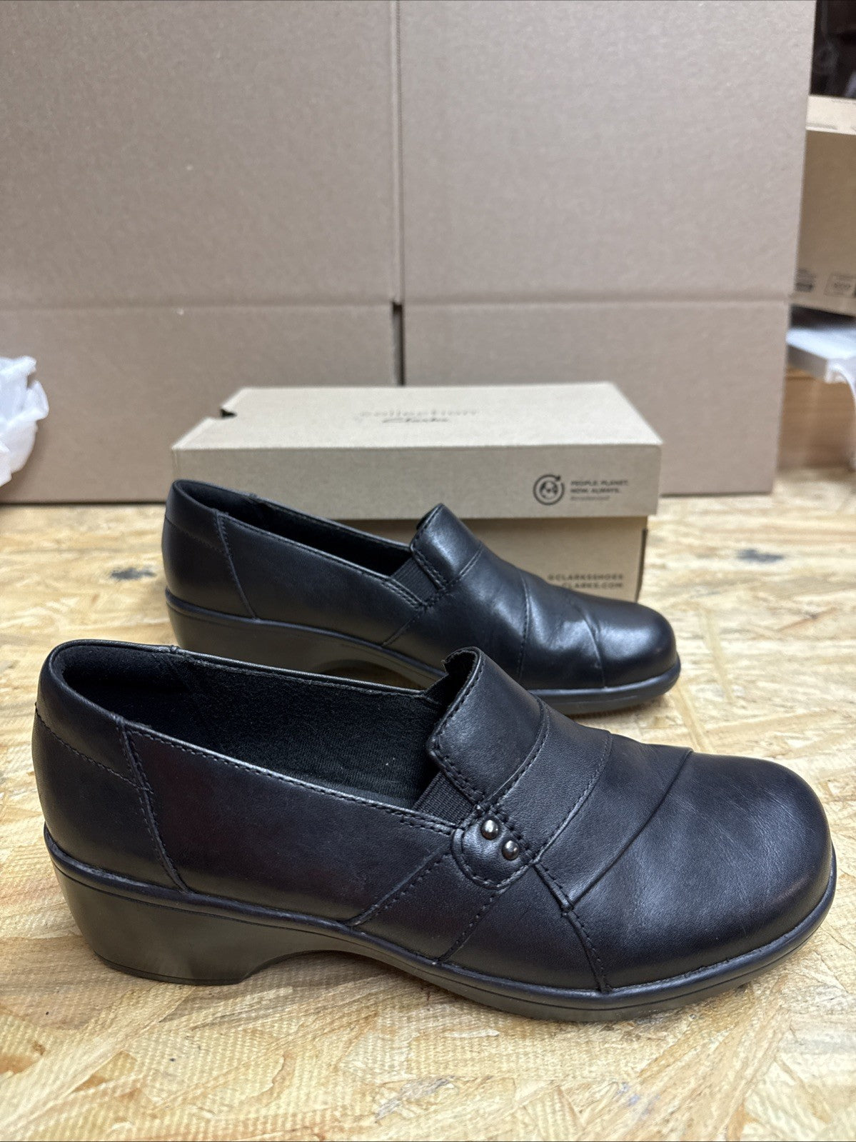 Clarks Womens May Marigold Black Heels Size 7 (2504229)