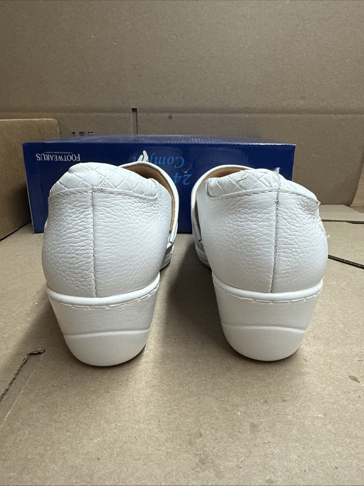 Women’s Nurse Mates Kris pillowTop lightweight Clog 8W White Leather