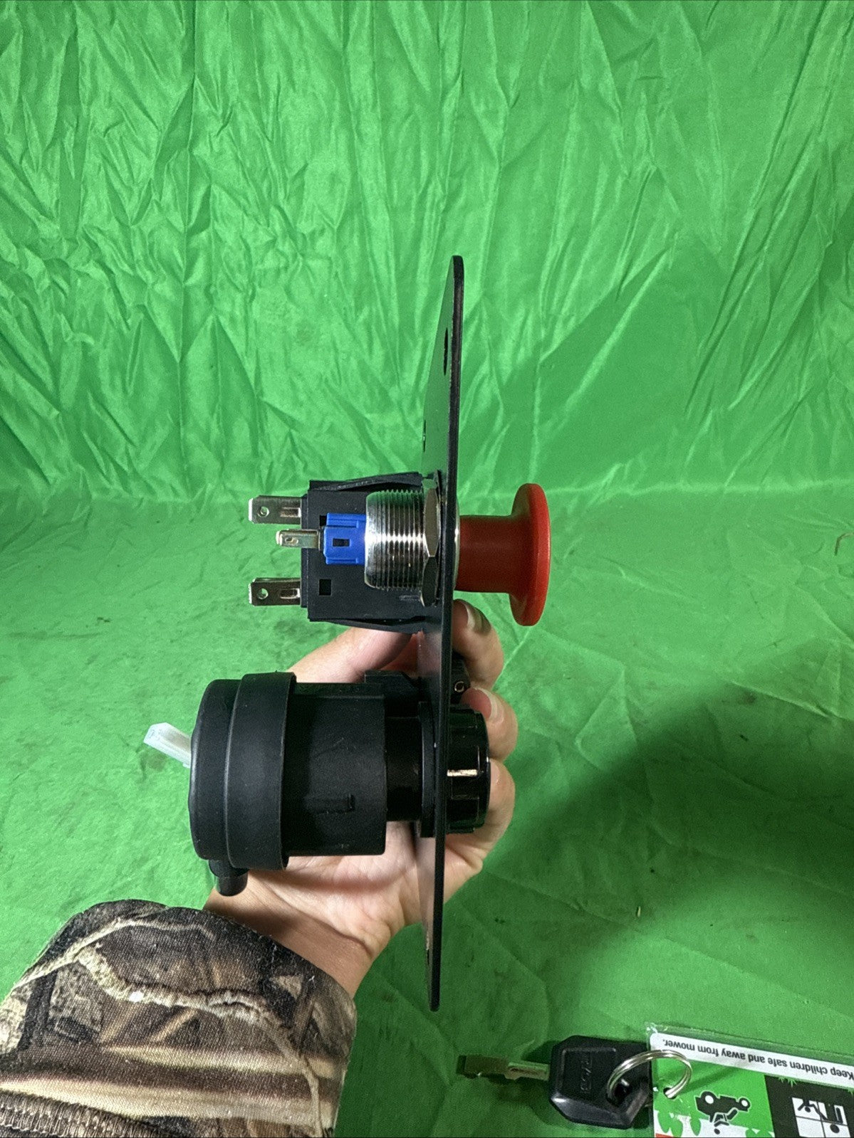 RYOBI Z30Li 80V HP 30" Key Switch, PTO, USB, Clear Bagger Chute. key included.