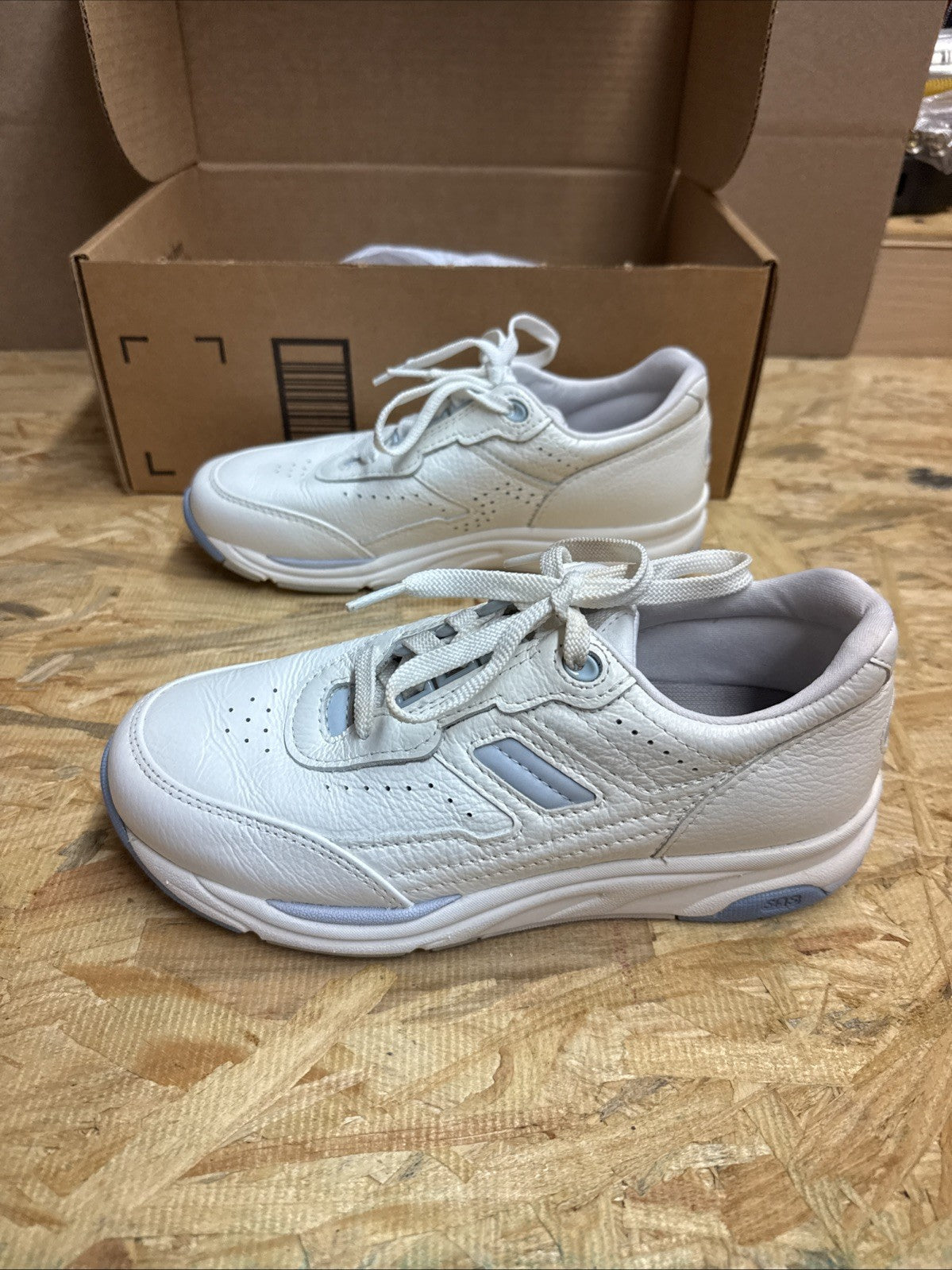 SAS Tour Size 6 M Women Athletic White Blue Leather Sneakers