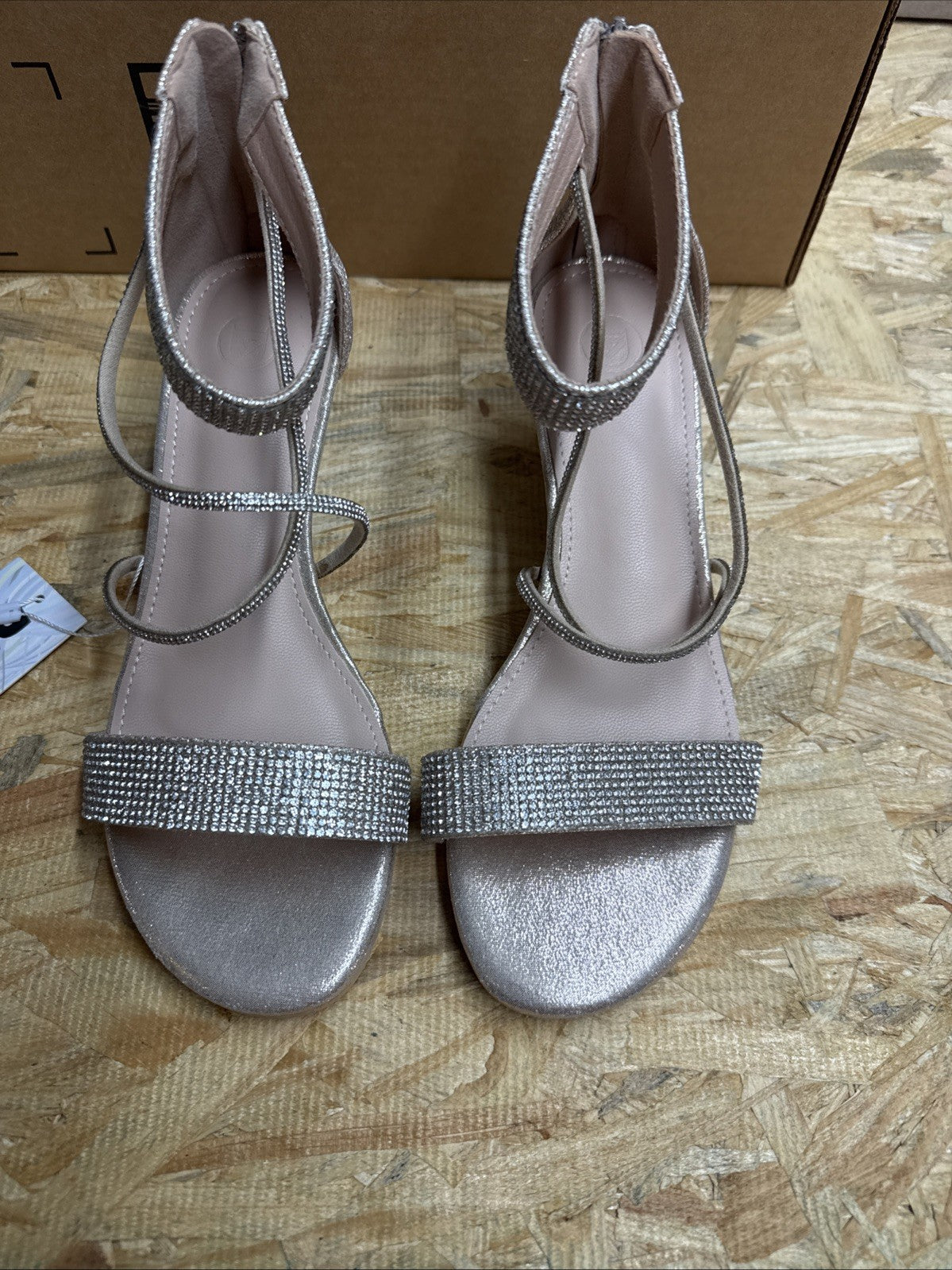 Dadawan Women’s open toe ankle strap glitter gold low wedge sandals Size 6 Pumps