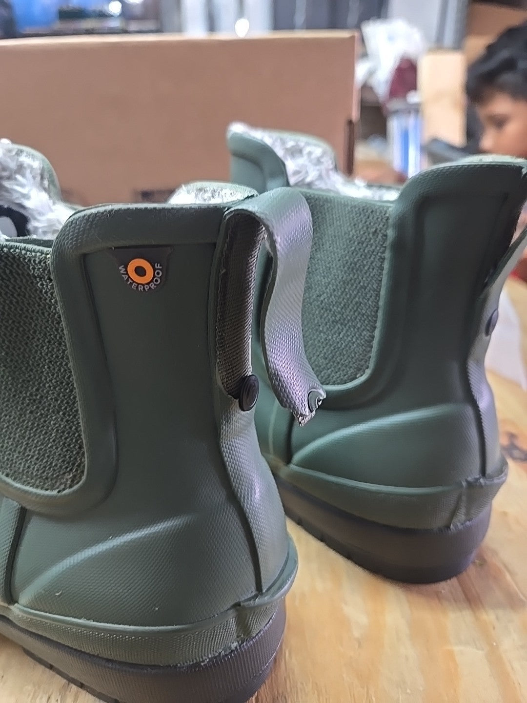 Bogs Chelsea Boot Amanda Plush II Ash Green Waterproof Women’s Sz: 9