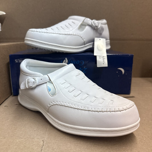 24 HOUR COMFORT Chloe Women's 8.5 Wide Width Moccasin Design Leather Shoes Nurse