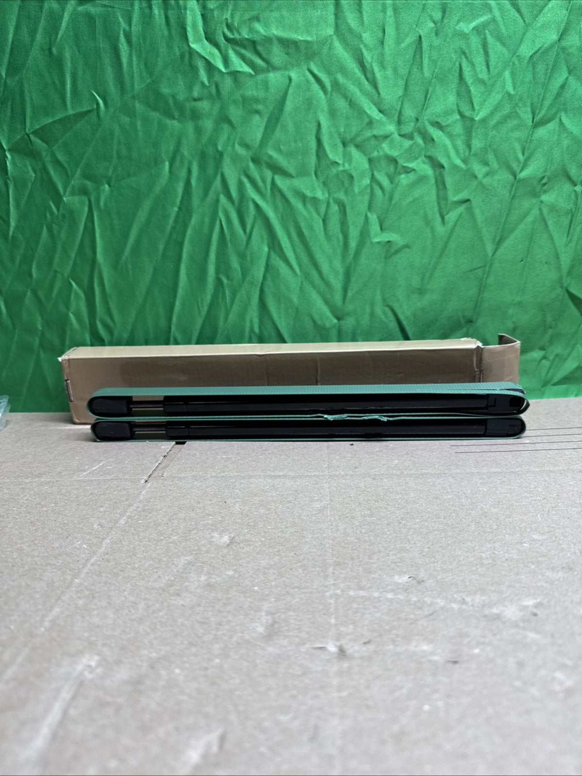 2x Rear Window Glass Lift Supports Shocks for Chevy Tahoe GMC Yukon 00-06