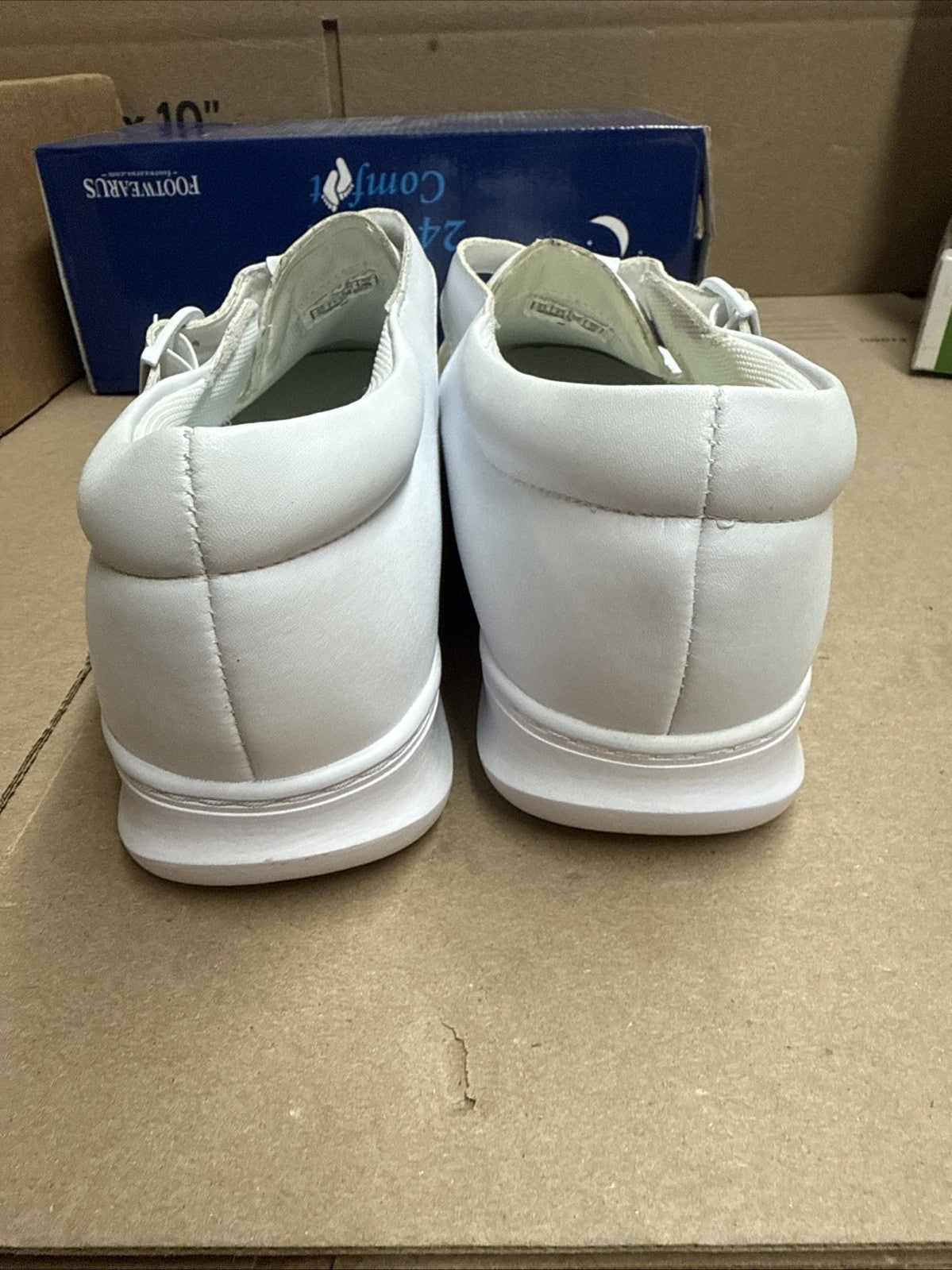 24 HOUR COMFORT Willa Women's Wide Width Leather Shoes size 8.5 nurse