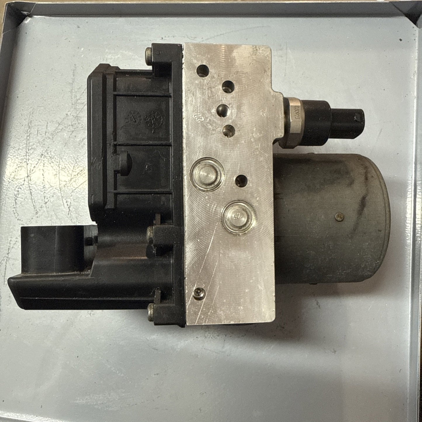 04-08 Audi A8 Quattro Anti Lock ABS Brake Pump 4E0 614 517 N