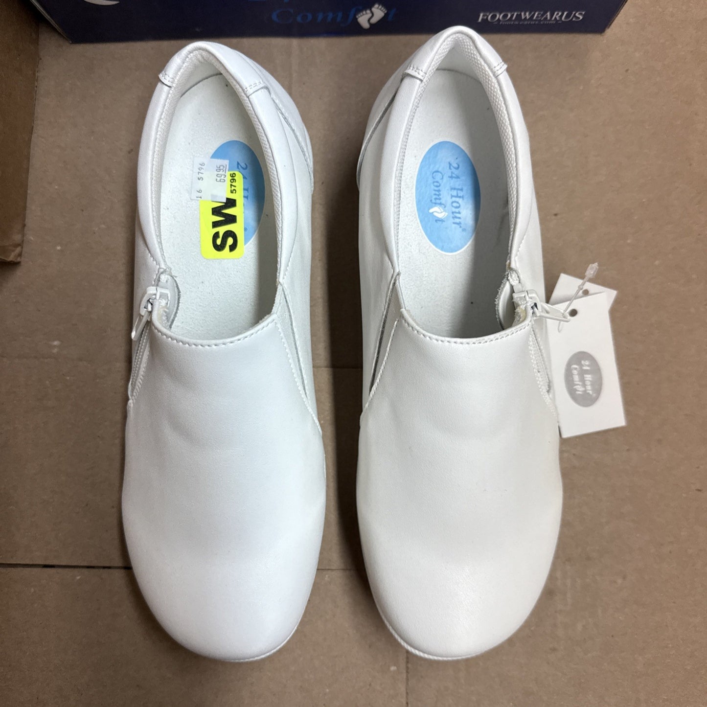 24 HOUR COMFORT Ester Women's 6.5 Wide Width Slip-On Leather Loafers Nurse