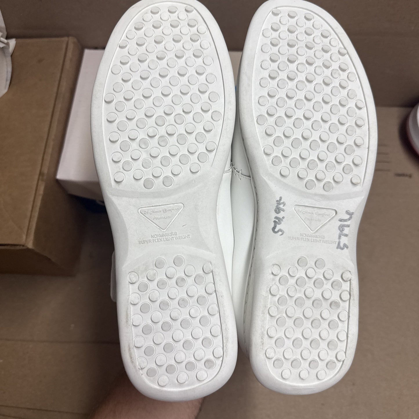 24 HOUR COMFORT Chloe Women's 10.5 WideWidth Moccasin Design Leather Shoes Nurse