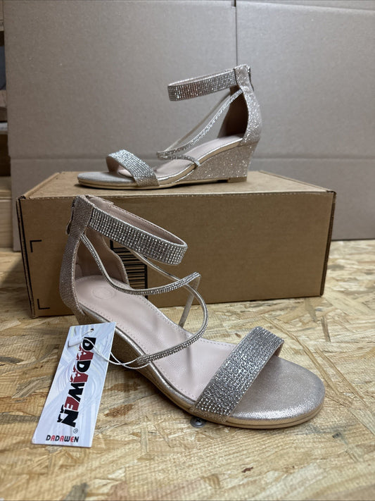 Dadawan Women’s open toe ankle strap glitter gold low wedge sandals Size 6 Pumps