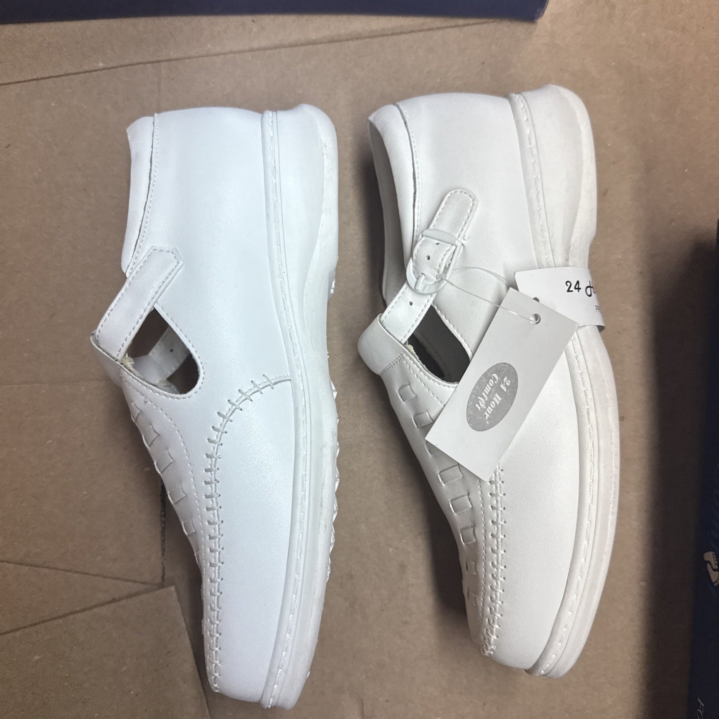 24 HOUR COMFORT Chloe Women's 7 Wide Width Moccasin Design Leather Shoes Nurse