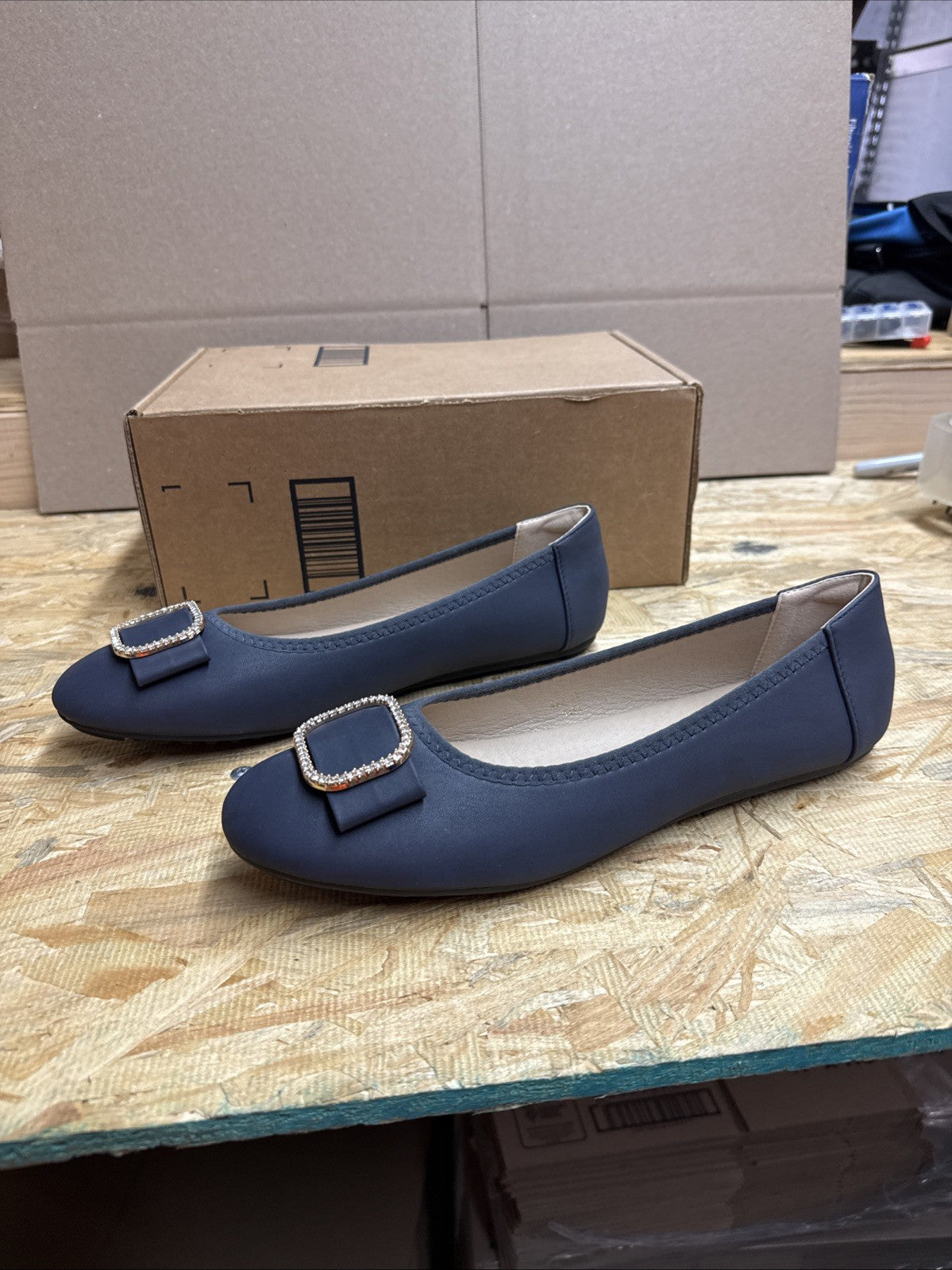 Bernal Women’s navy blue flat shoes w/ Crystal Ornament Comfort Sole Size 11