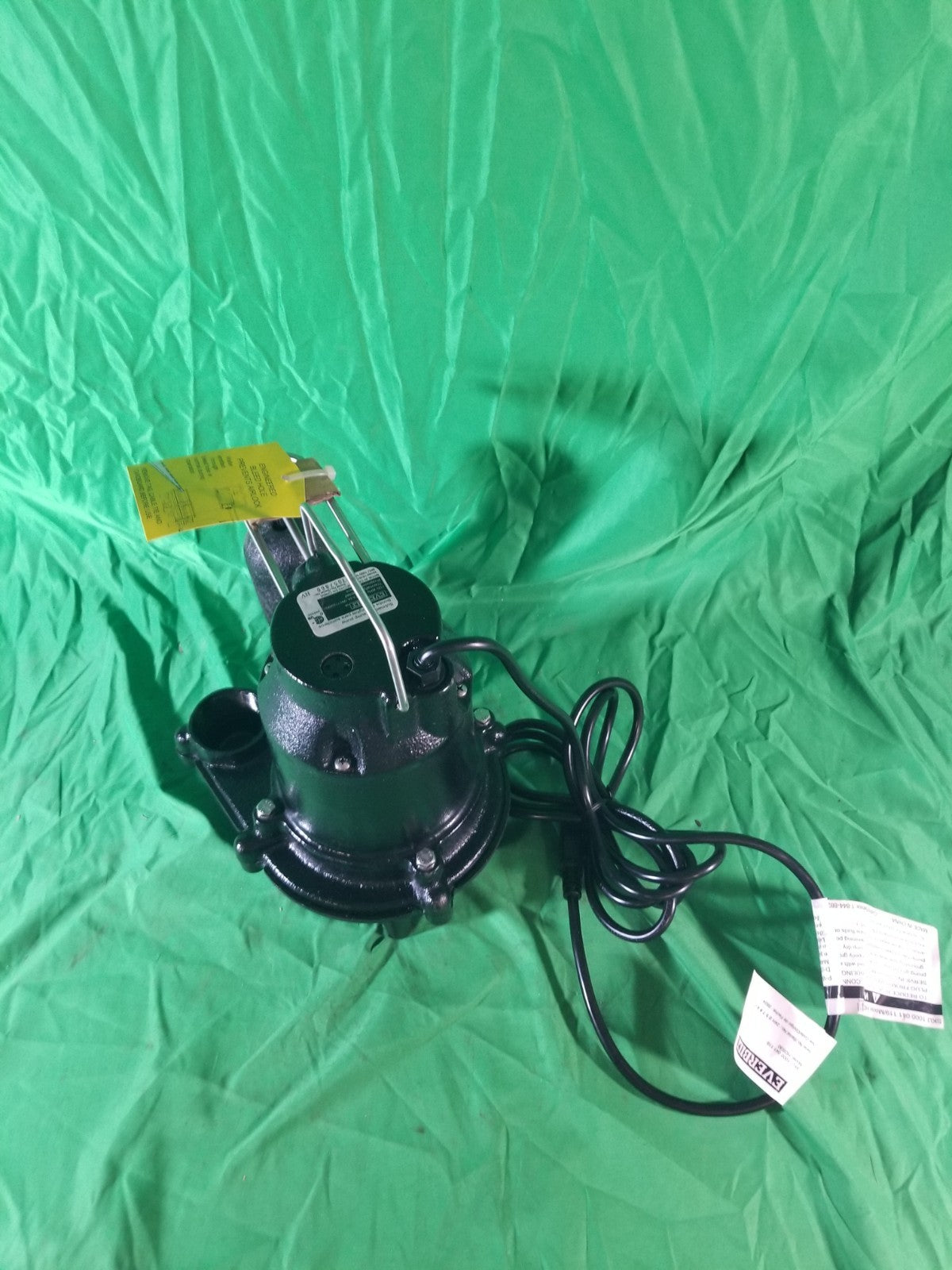 Everbilt 1/3 HP Cast Iron Submersible Sump Pump New-Open Box