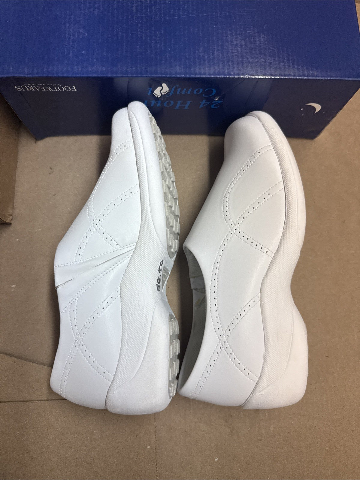 24 HOUR COMFORT Sofia Women's 8.5 Wide Width Slip-On Leather Loafers