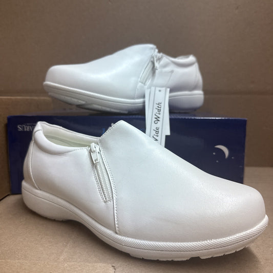 24 HOUR COMFORT Ester Women's 9 Wide Width Slip-On Leather Loafers Nurse