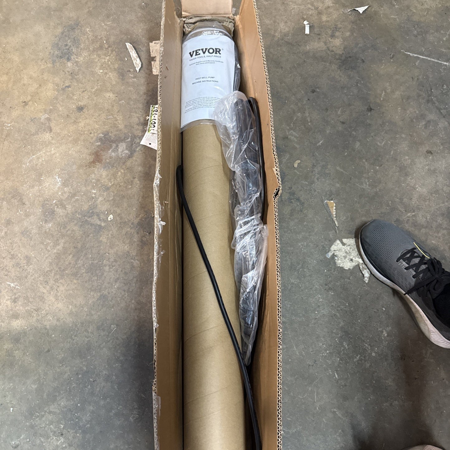 VEVOR Deep Well Pump 1.5HP 31.7 GPM 267FT head 32 FT cord stainless steel