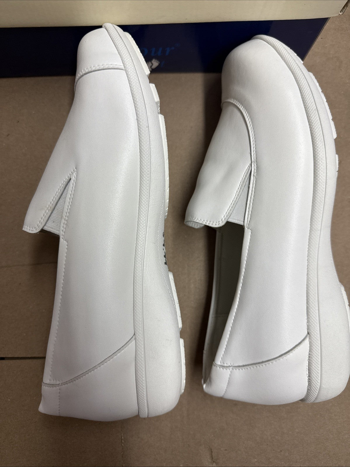 24 HOUR COMFORT Lila Women's 10.5 Wide Width Leather Slip-On Loafers Nurse