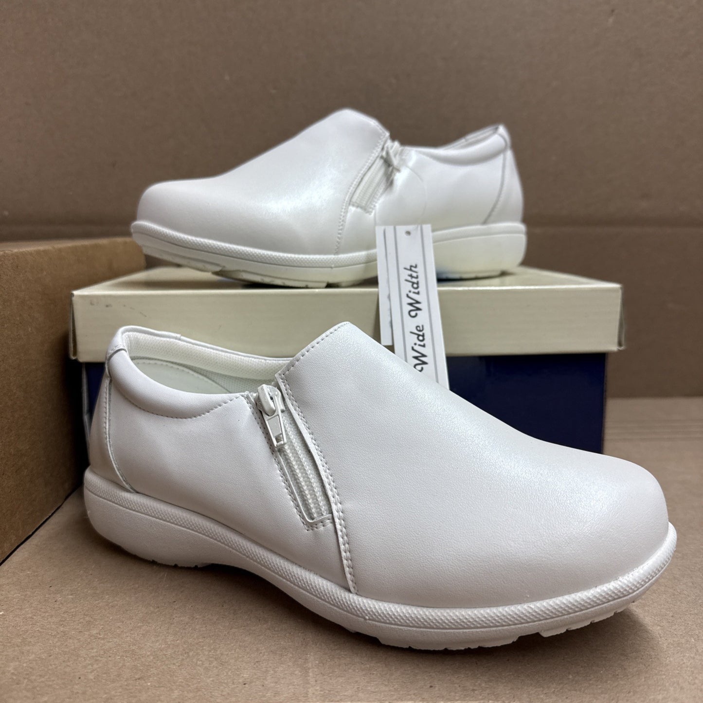 24 HOUR COMFORT Ester Women's 6.5 Wide Width Slip-On Leather Loafers Nurse