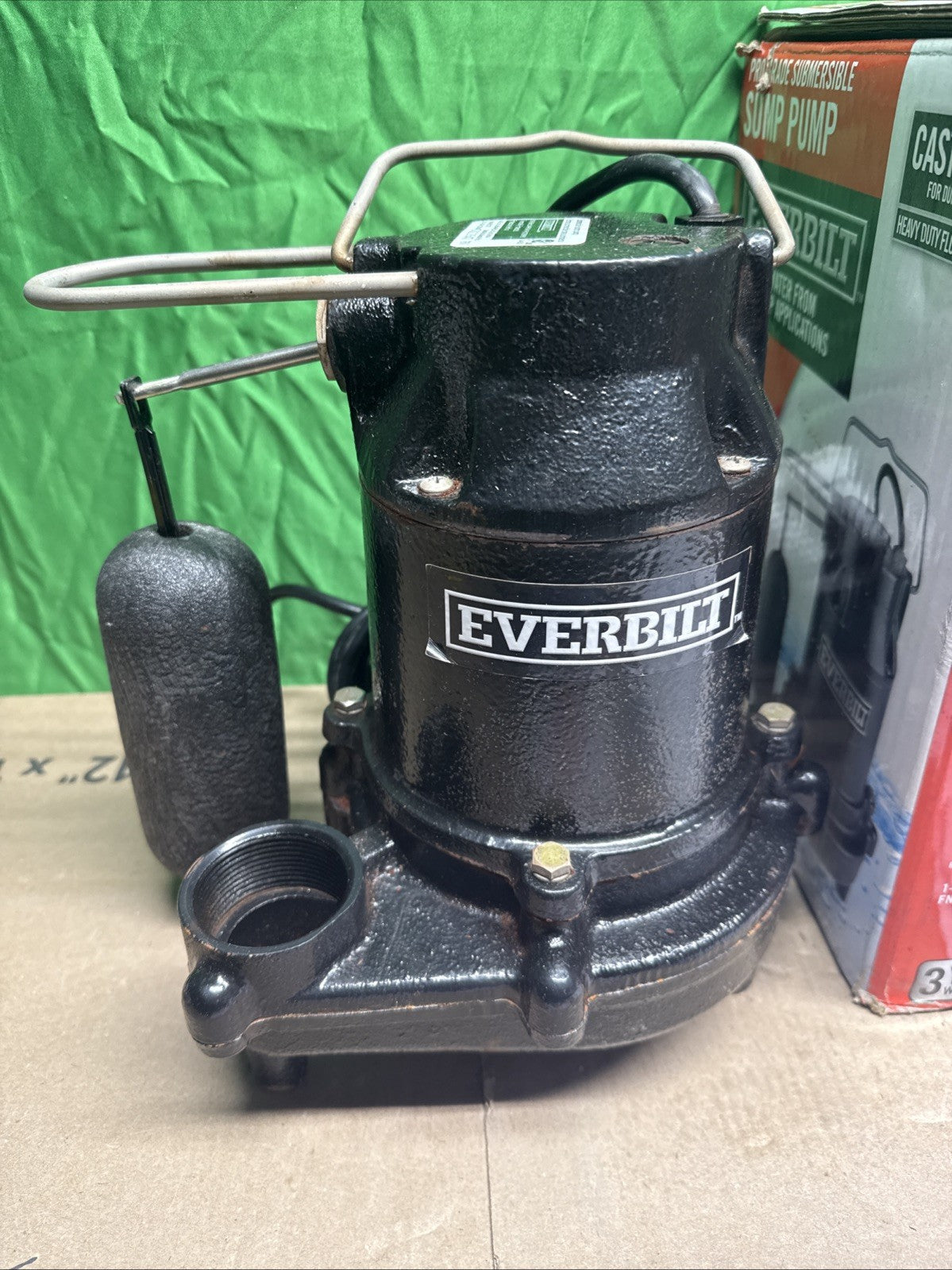 Everbilt 3/4HP Cast-Iron Pro-Grade Submersible Sump Pump 1004 120 345 HDS75 USED