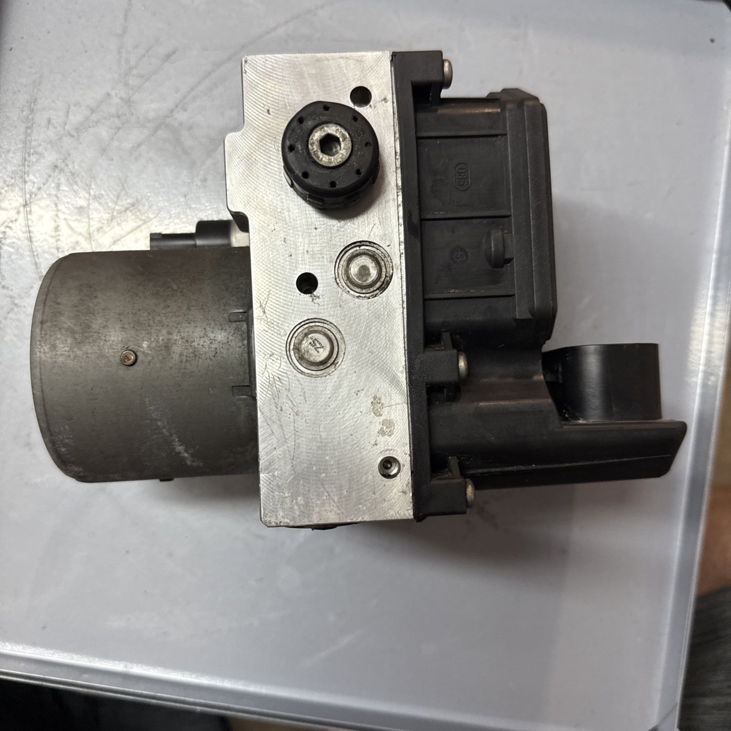 04-08 Audi A8 Quattro Anti Lock ABS Brake Pump 4E0 614 517 N