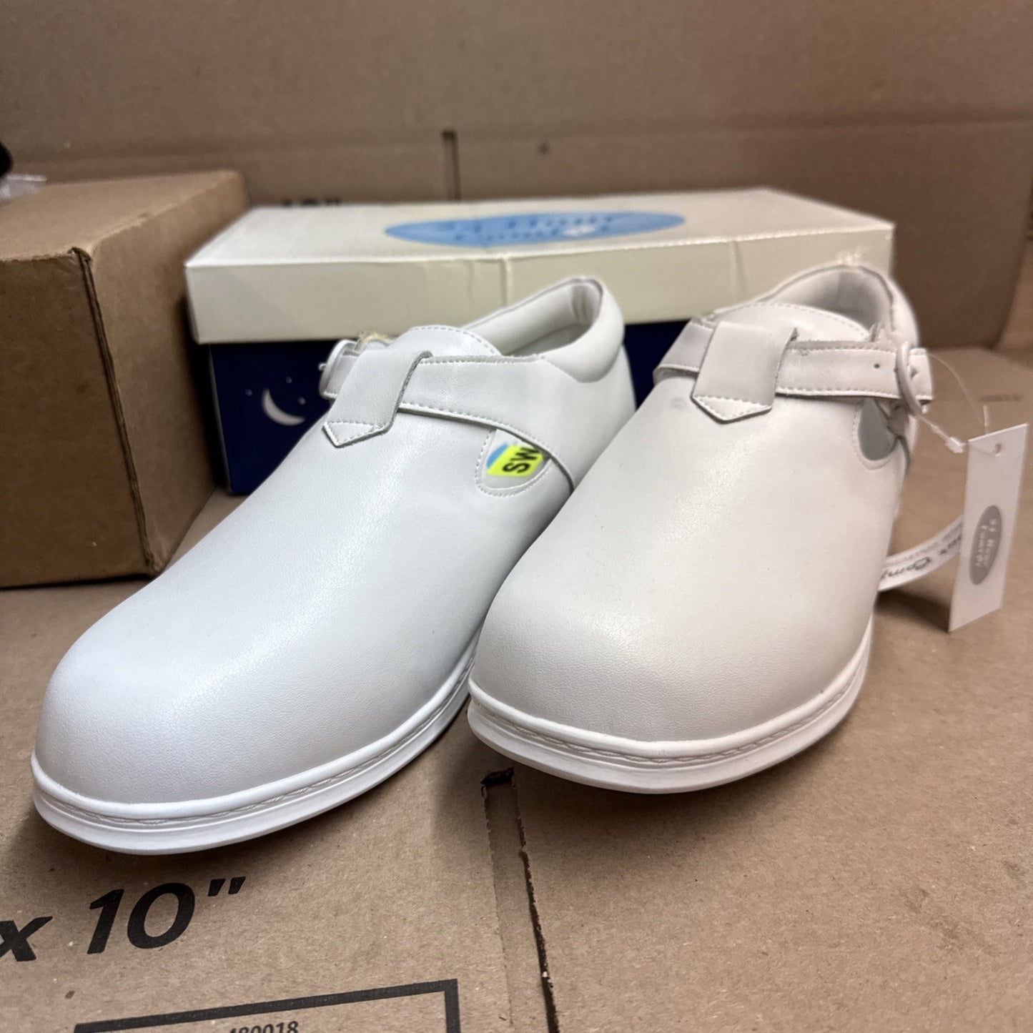 24 HOUR COMFORT Willa Women's Wide Width Leather Shoes size 11 nurse