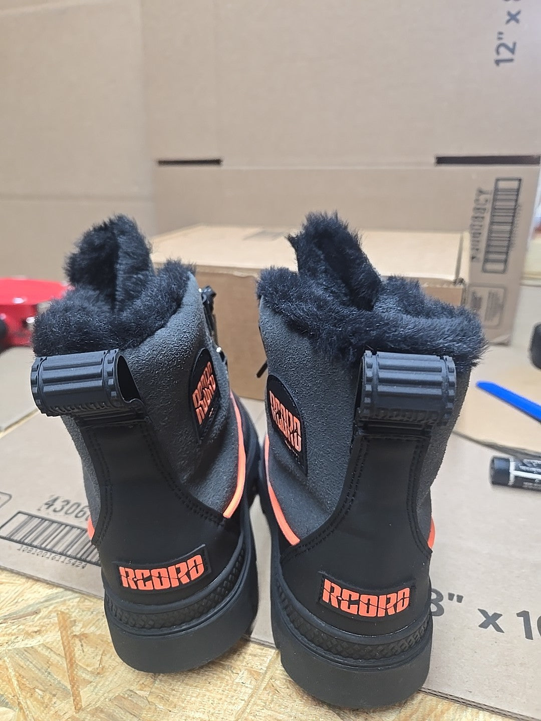 R Cord womens hiking boots fur liner size 6