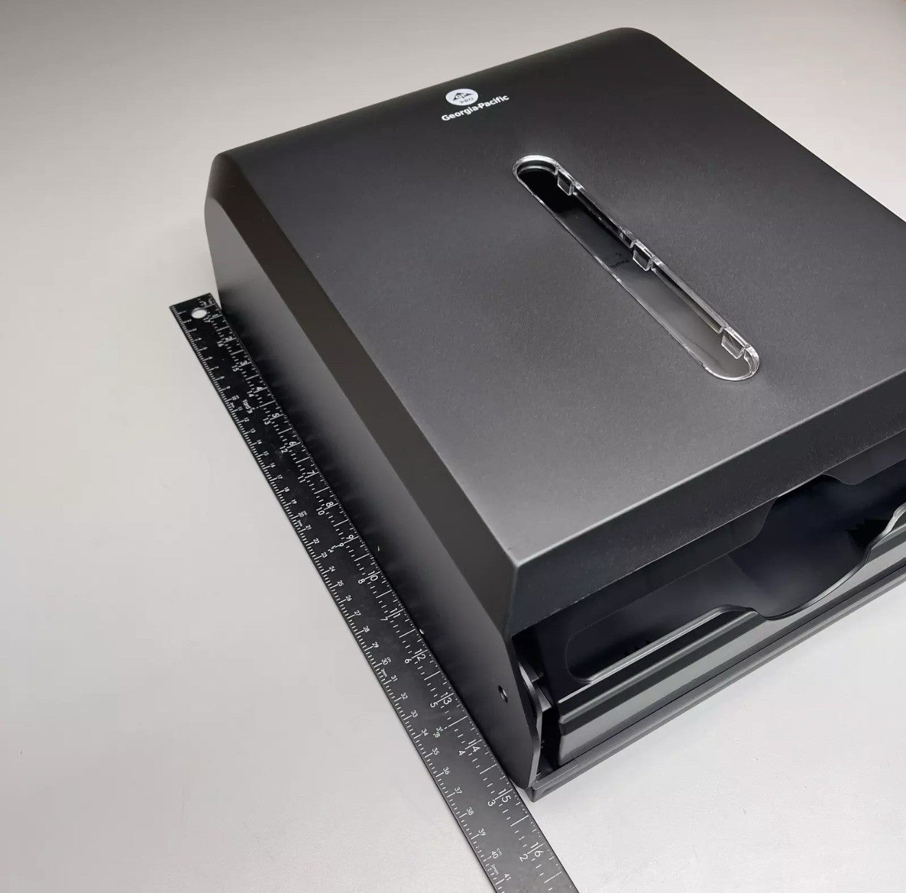 GEORGIA PACIFIC C-Fold/Multifold Paper Towel Dispenser Black 56650A (New)