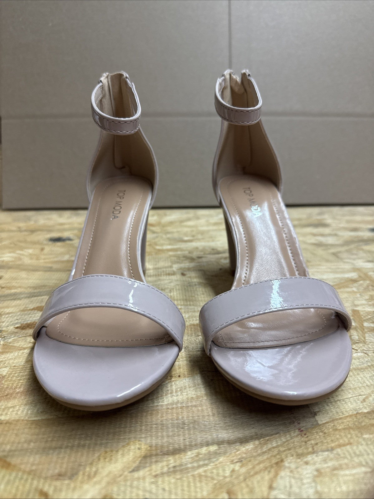 Top Moda Hannah-1 Womens Size 8.5 Nude Pat 3.5 Heel Ankle Strap Sandals Shoe