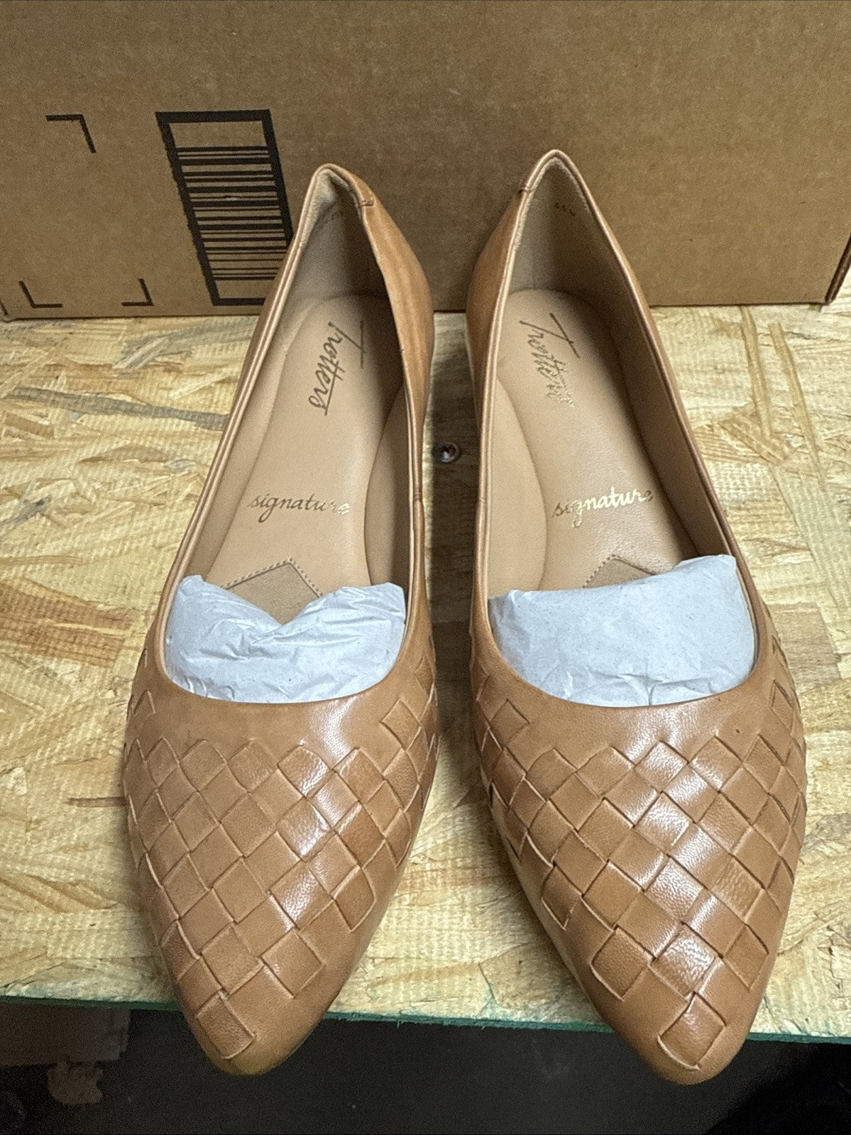 Trotters Women’s Estee Woven Ballet Flat Size 6.5 Tan